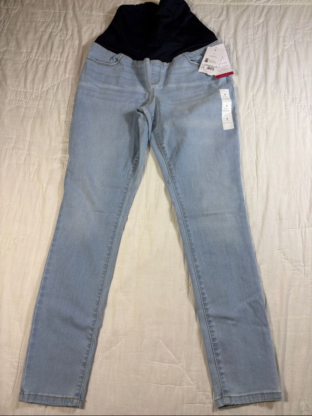 Isabel Maternity by Ingrid & Isabel Size 6 Light Wash Skinny Maternity Jeans NWT